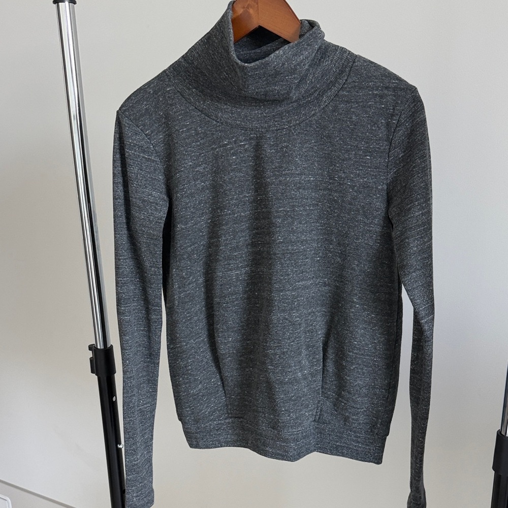 ALO Yoga Charcoal Turtleneck Sweatshirt